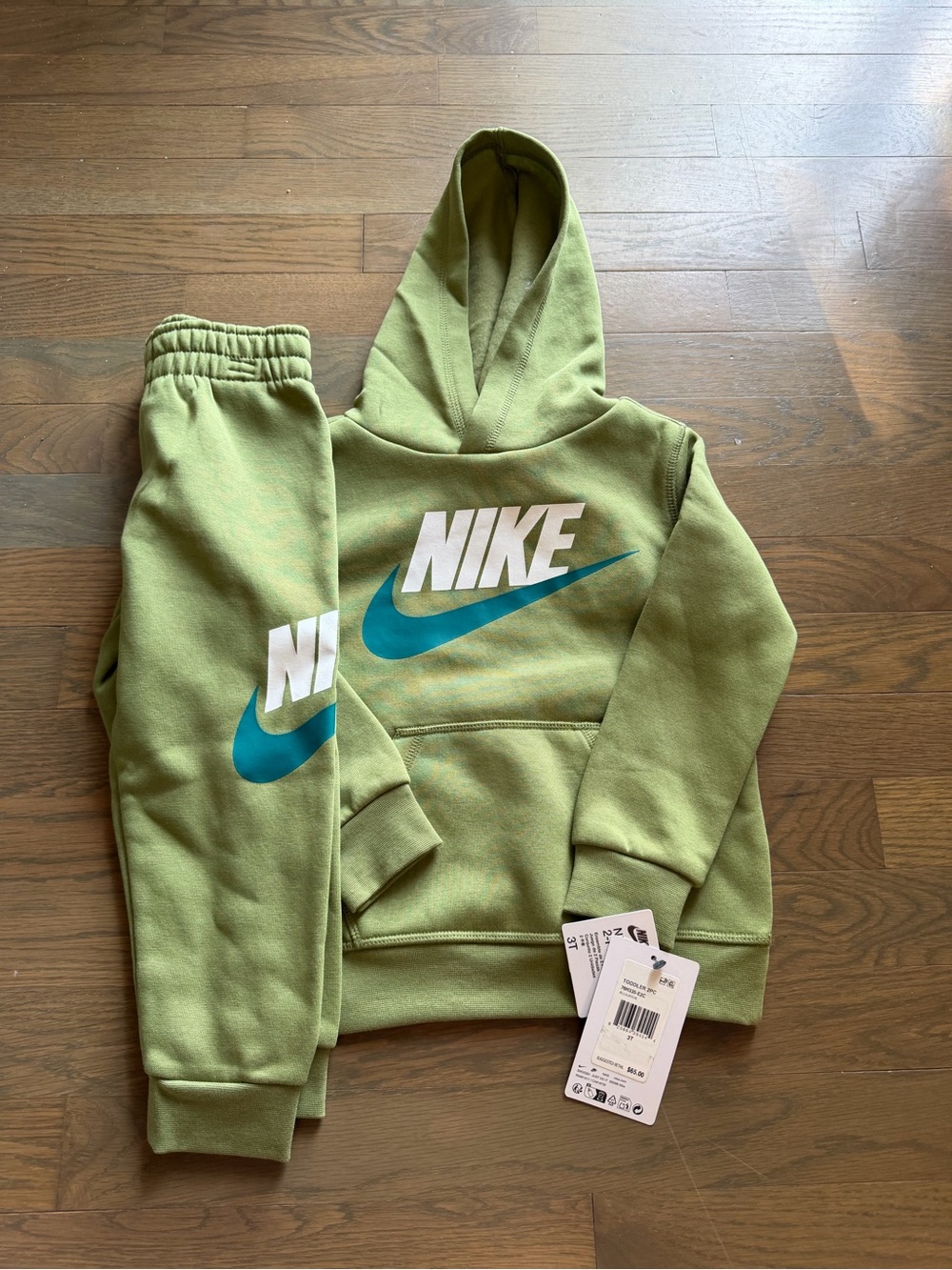 NWT Nike Toddler Set size 3T